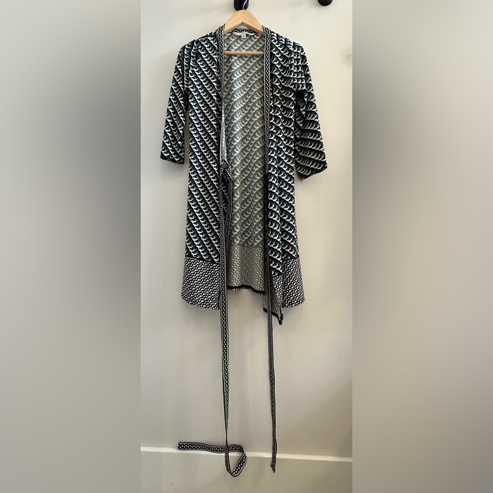 Max Studio Blue and White Patterned wrap dress